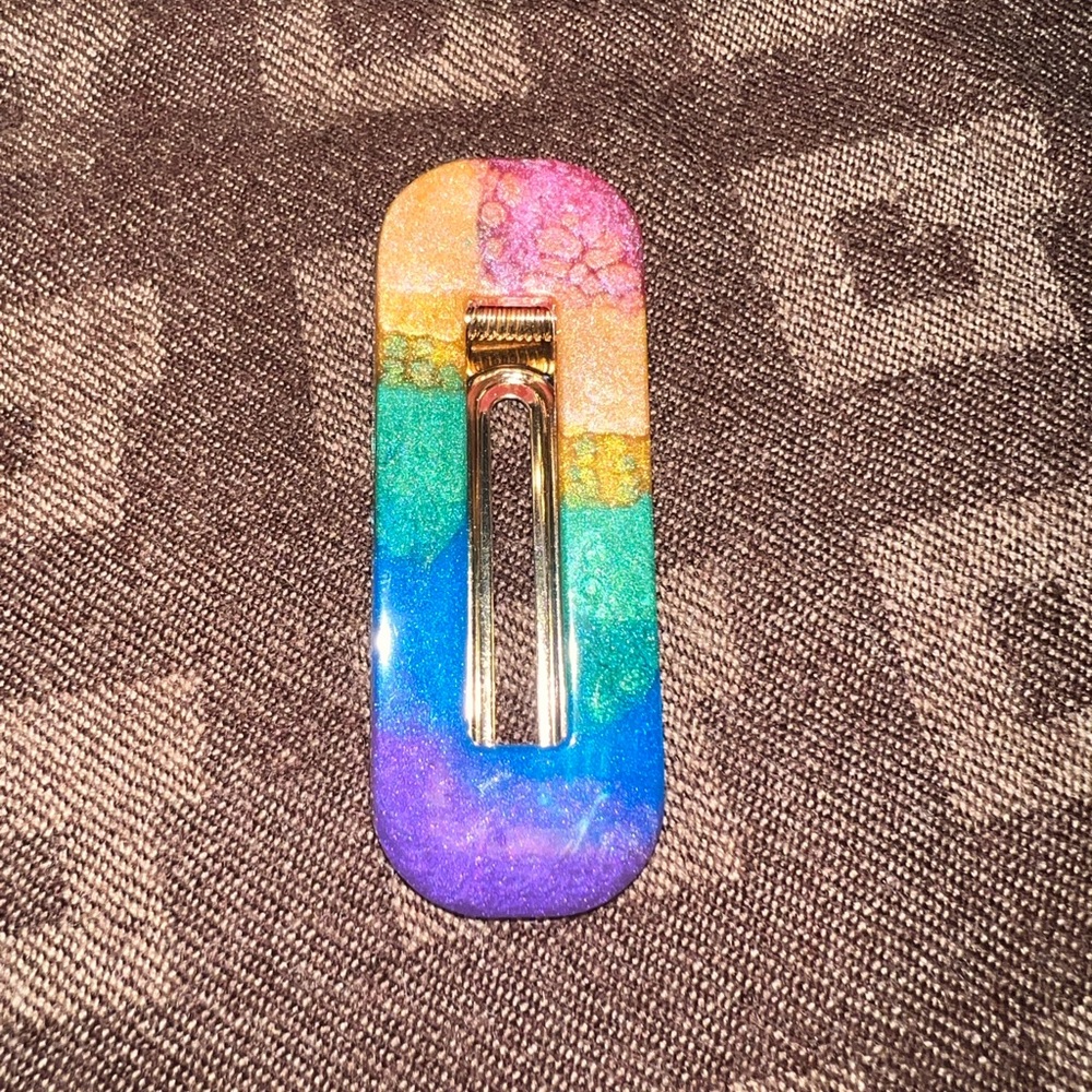 Handmade resin rainbow hair clip!